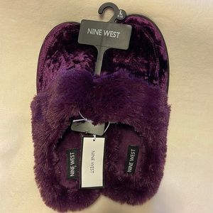 NWT Nine West purple faux fur slippers Sz Large